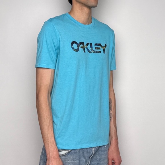 Oakley Hydrolix Mens Graphic T-Shirt Blue Logo Print Regular Fit Size M - Picture 2 of 9